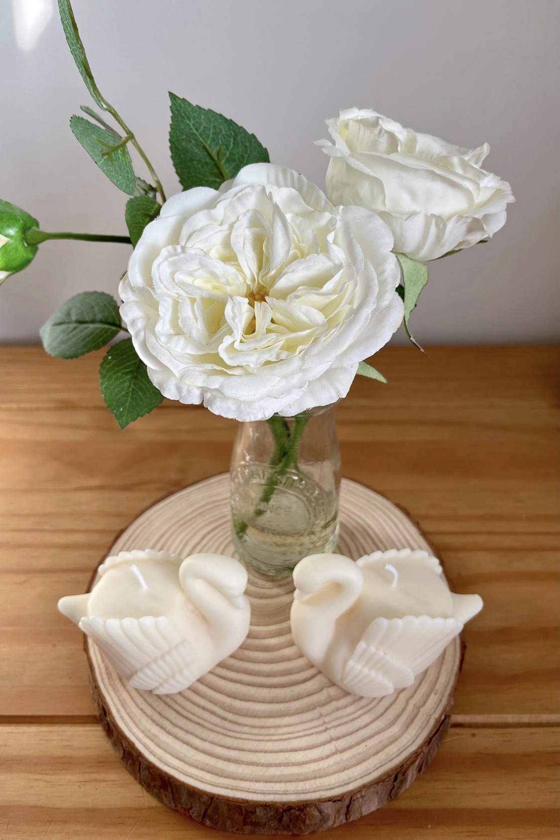 Swan Candle - Image 3