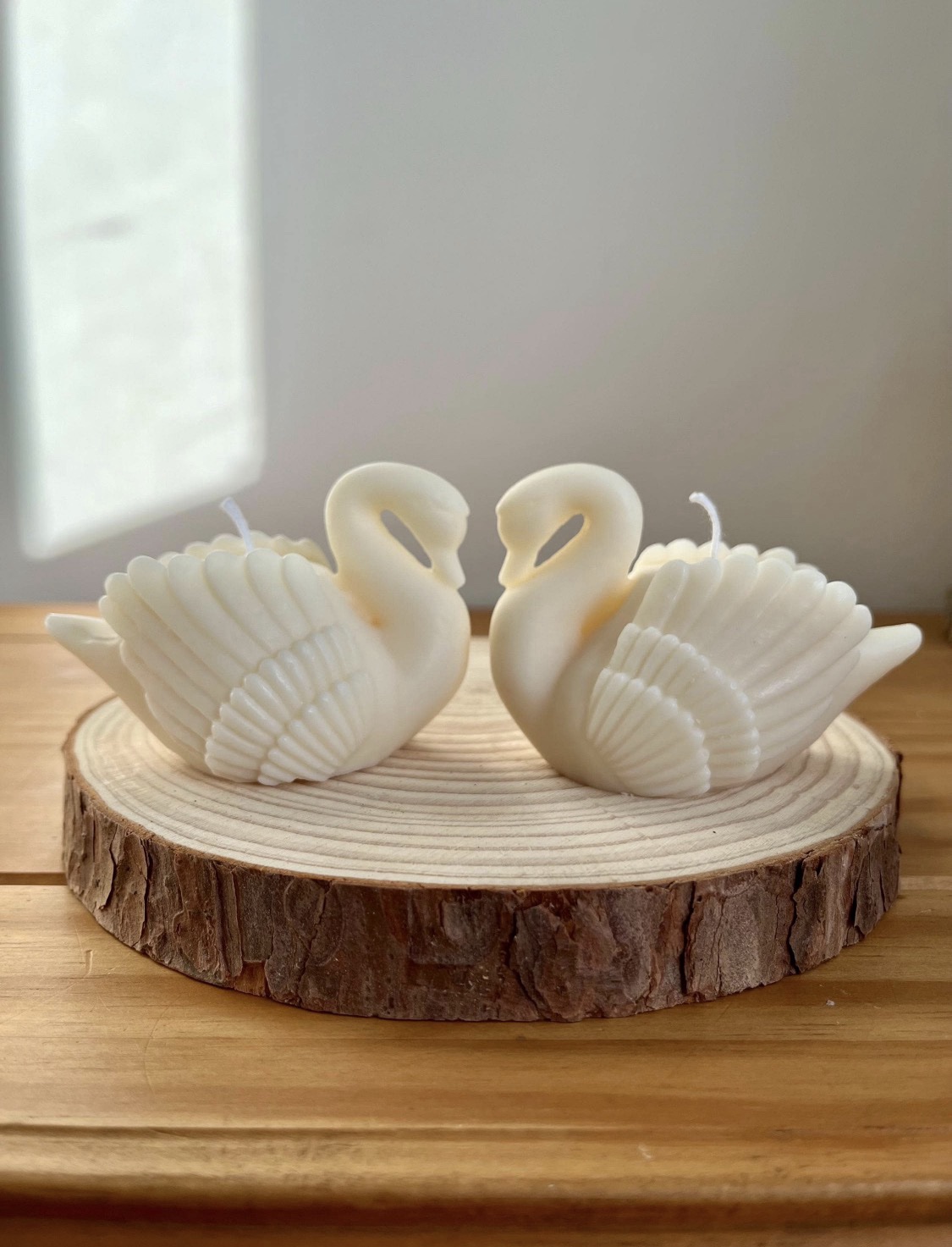 Swan Candle - Image 2